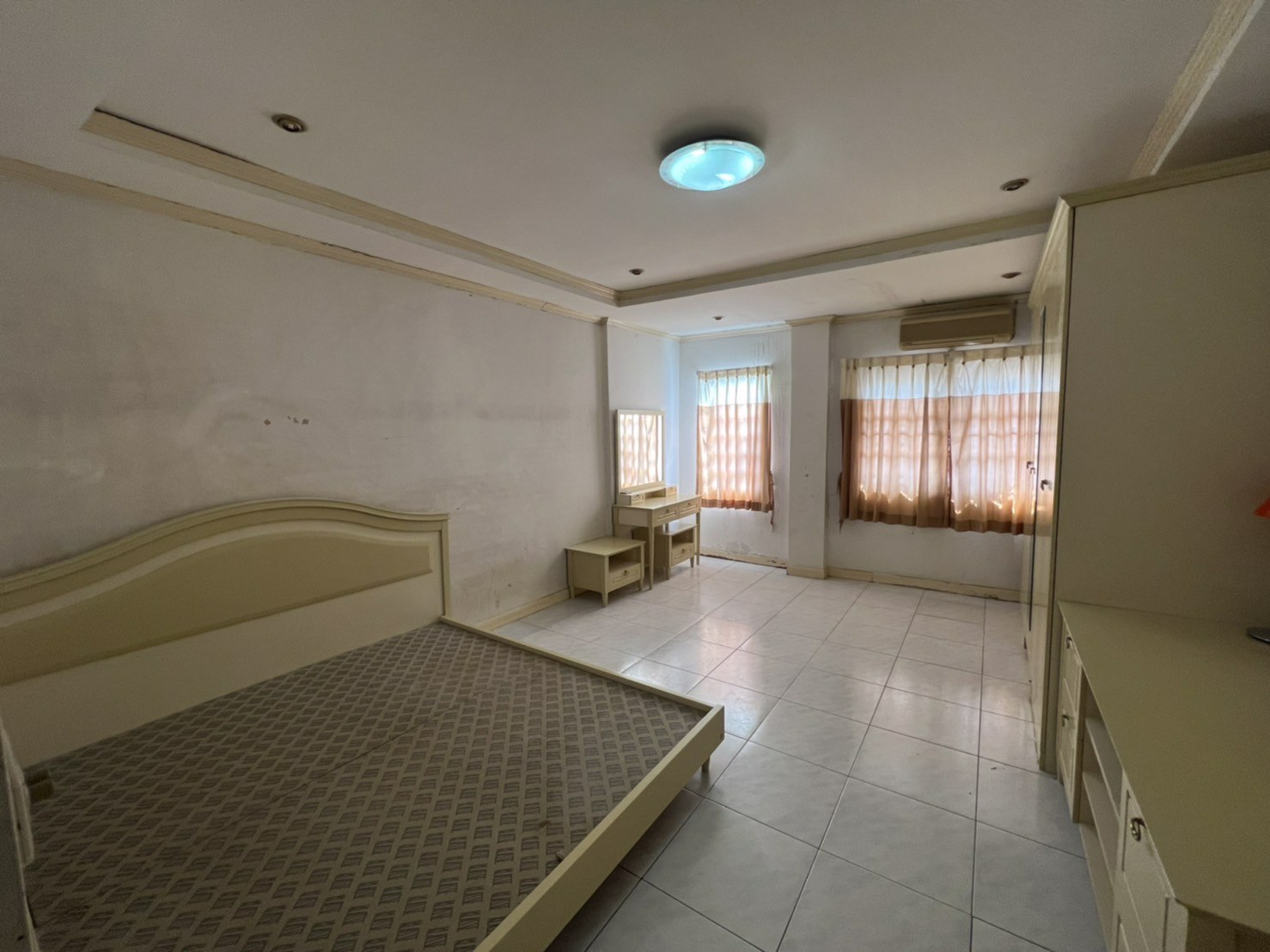 ให้เช่าทาว์นเฮ้าส์-หมู่บ้านลาซาลนิเวศน์-ซอย-ลาซาล-22