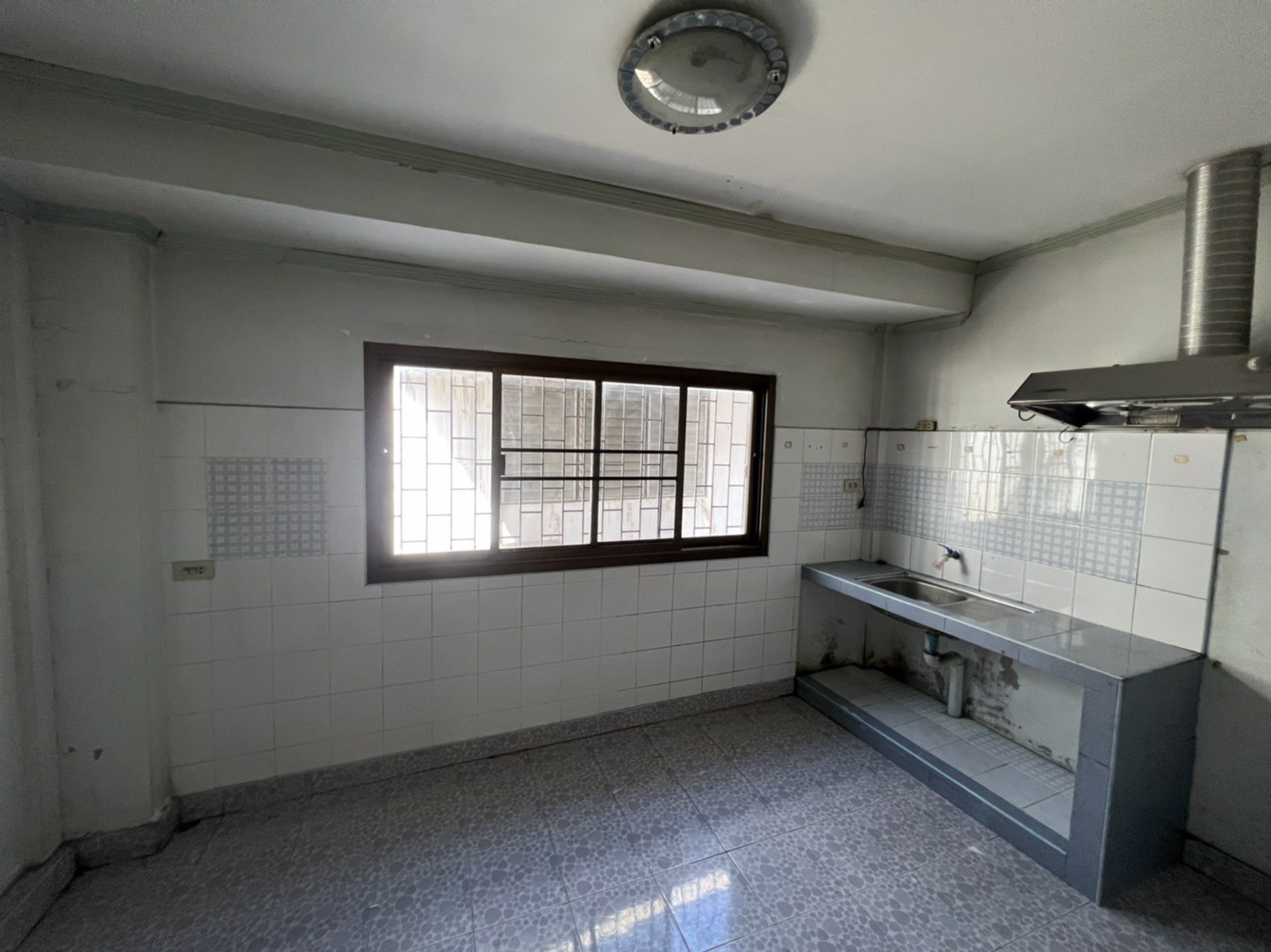 ให้เช่าทาว์นเฮ้าส์-หมู่บ้านลาซาลนิเวศน์-ซอย-ลาซาล-22