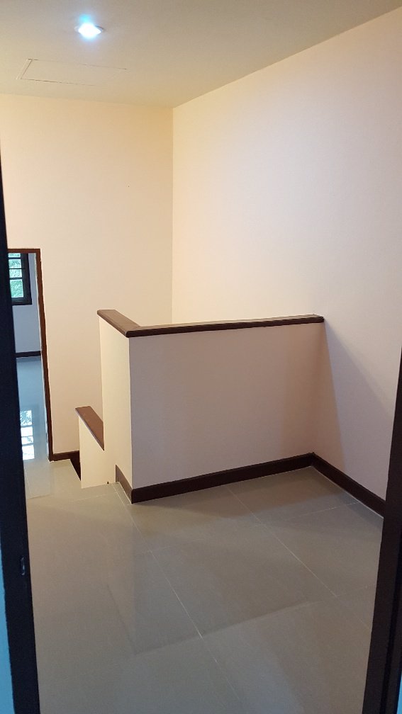 4ห้องนอน3ชั้นขายบ้านซอยเรวดีใกล้รถไฟฟ้าติวานนท์17วา-3ห้องน้ำ-1ห้องครัว-พื้นปูแกรนิโต้-ใหม่ทั้งหลัง