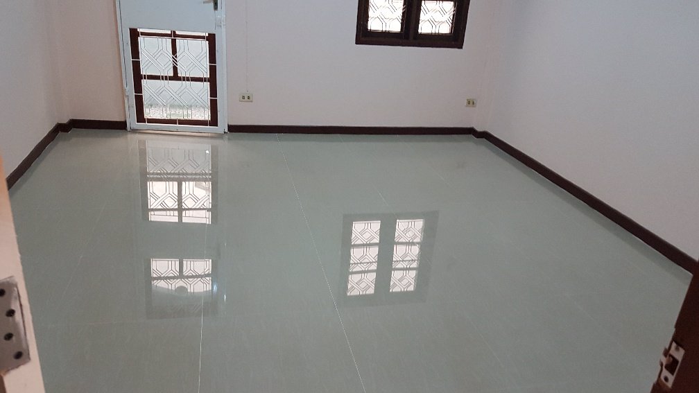 4ห้องนอน3ชั้นขายบ้านซอยเรวดีใกล้รถไฟฟ้าติวานนท์17วา-3ห้องน้ำ-1ห้องครัว-พื้นปูแกรนิโต้-ใหม่ทั้งหลัง