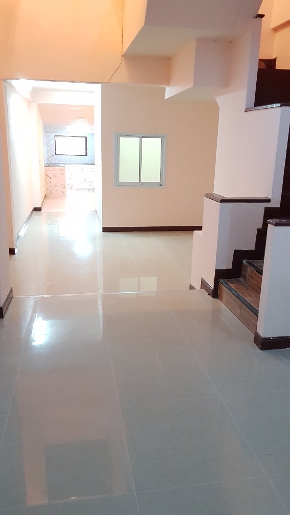 4ห้องนอน3ชั้นขายบ้านซอยเรวดีใกล้รถไฟฟ้าติวานนท์17วา-3ห้องน้ำ-1ห้องครัว-พื้นปูแกรนิโต้-ใหม่ทั้งหลัง