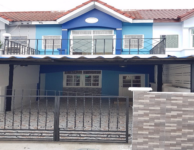 ขายทาวเฮาส์ใกล้รถไฟฟ้าท่าอิฐถนนรัตนาธิเบศเดินได้ทำใหม่ทั้งหลัง