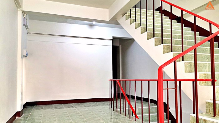 ขาย-ให้เช่า-อาคารพาณิชย์ใกล้แยกแอร์พอร์ต-แวดล้อมด้วยสาธารณูปโภค-ครบครัน