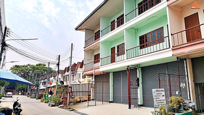 ขาย-ให้เช่า-อาคารพาณิชย์ใกล้แยกแอร์พอร์ต-แวดล้อมด้วยสาธารณูปโภค-ครบครัน