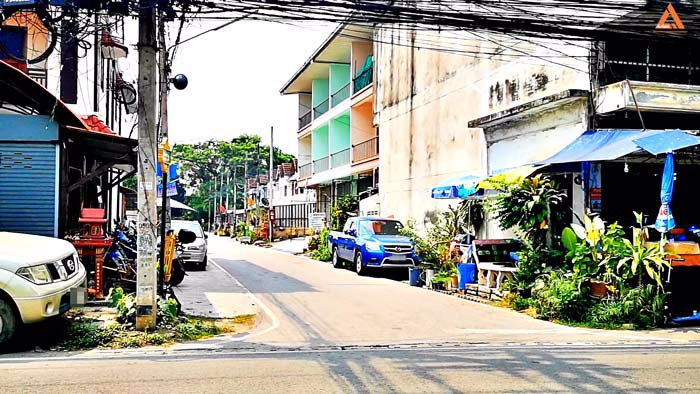 ขาย-ให้เช่า-อาคารพาณิชย์ใกล้แยกแอร์พอร์ต-แวดล้อมด้วยสาธารณูปโภค-ครบครัน