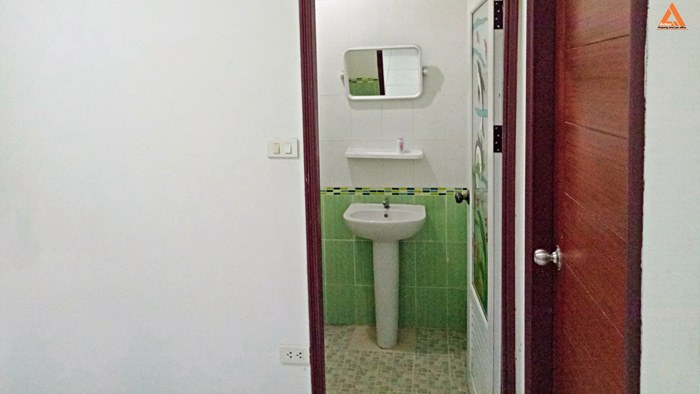 ขายทาวน์โฮม-2-ชั้น-ติดถนนเลียบน้ำปิง-โซนบ้านป่าแดด-อำเภอเมืองเชียงใหม่