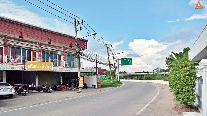 ขายทาวน์โฮม-2-ชั้น-ติดถนนเลียบน้ำปิง-โซนบ้านป่าแดด-อำเภอเมืองเชียงใหม่