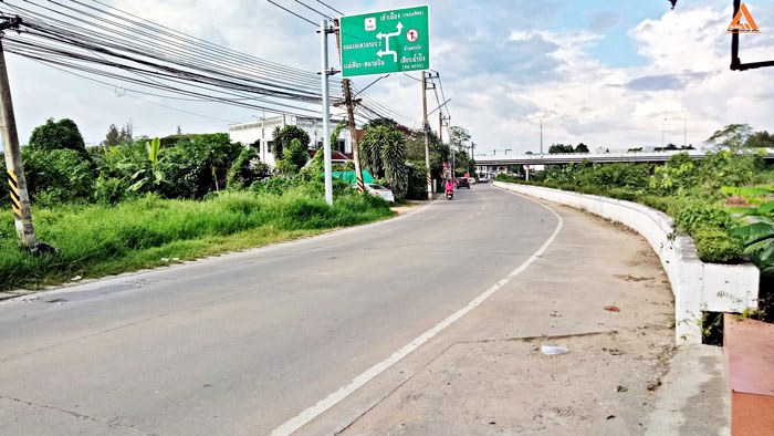 ขายทาวน์โฮม-2-ชั้น-ติดถนนเลียบน้ำปิง-โซนบ้านป่าแดด-อำเภอเมืองเชียงใหม่