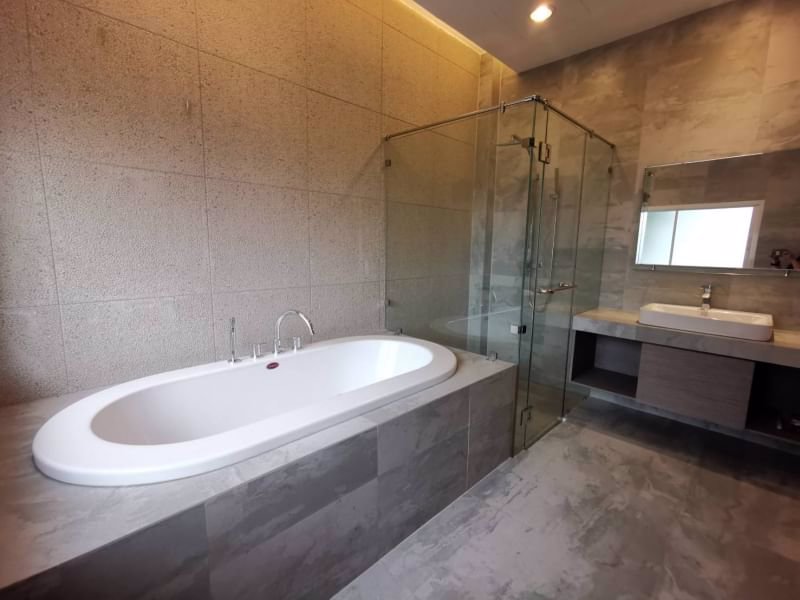 home-office-for-sale-in-chiangmai