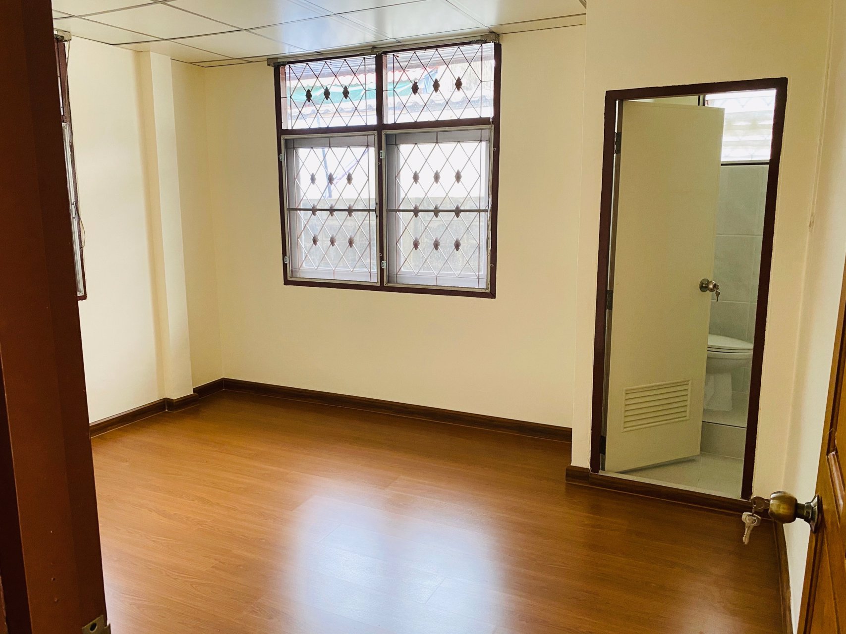 บ้านเดี่ยวให้เช่า-หมู่บ้าน-ตรวมโชค-โชคชัย4-ปรับปรุงใหม่