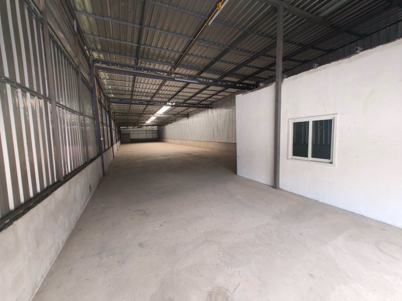 โกดัง-โรงงานให้เช่า-ขนาด100ตรม-ถึง-2000-ตรม