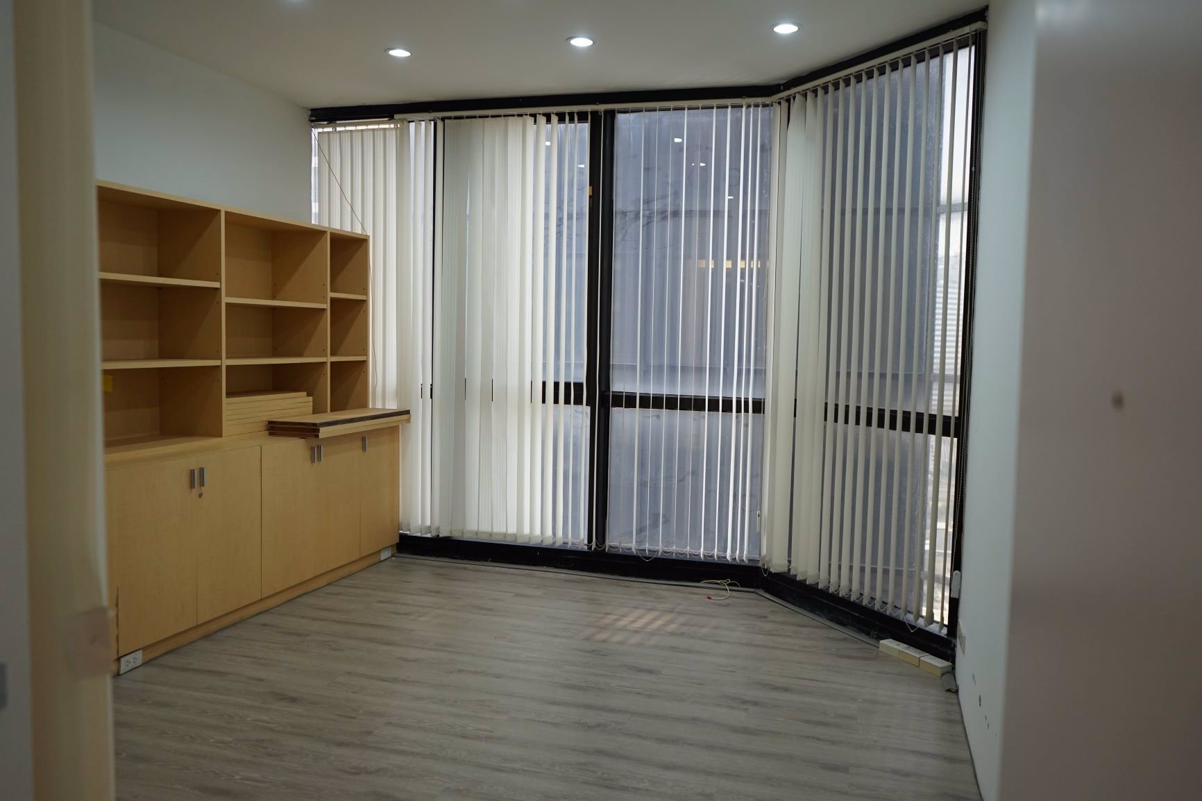 พื้นที่สำนักงานให้เช่า-130-ตรม