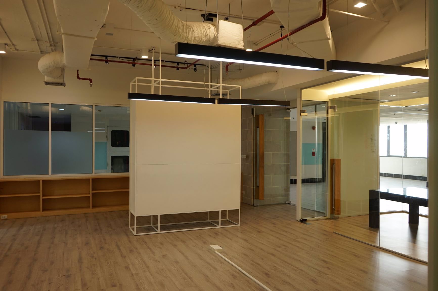 พื้นที่สำนักงานให้เช่า-130-ตรม