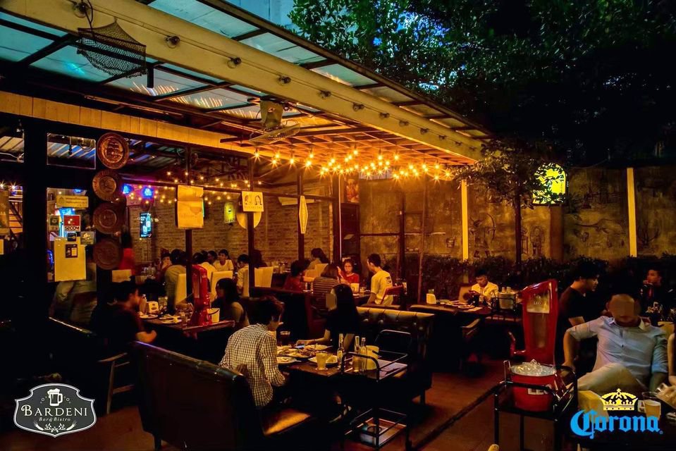 เซ้ง‼️-ร้านอาหารกึ่งผับ-เยื้องๆห้างพาราไดซ์-ติดถนนศรีนครินทร์-เขตประเวศ-กทม