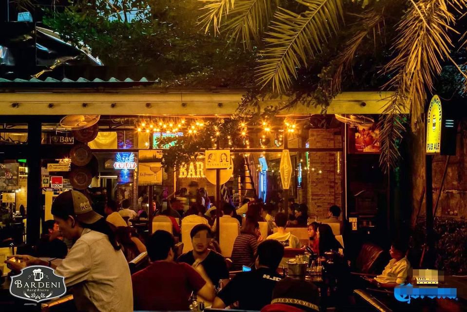 เซ้ง‼️-ร้านอาหารกึ่งผับ-เยื้องๆห้างพาราไดซ์-ติดถนนศรีนครินทร์-เขตประเวศ-กทม