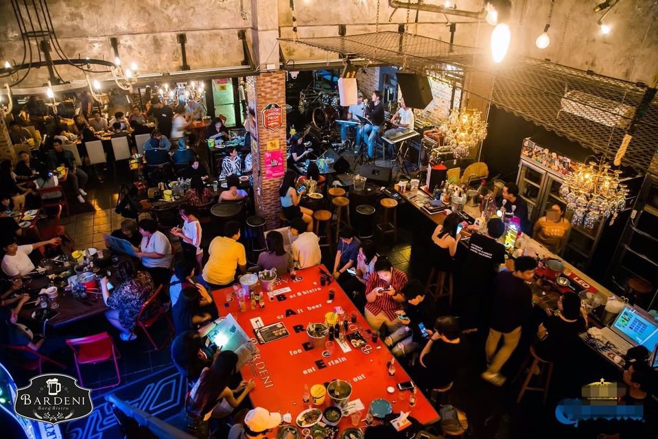 เซ้ง‼️-ร้านอาหารกึ่งผับ-เยื้องๆห้างพาราไดซ์-ติดถนนศรีนครินทร์-เขตประเวศ-กทม