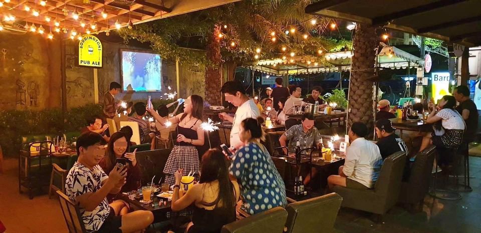 เซ้ง‼️-ร้านอาหารกึ่งผับ-เยื้องๆห้างพาราไดซ์-ติดถนนศรีนครินทร์-เขตประเวศ-กทม