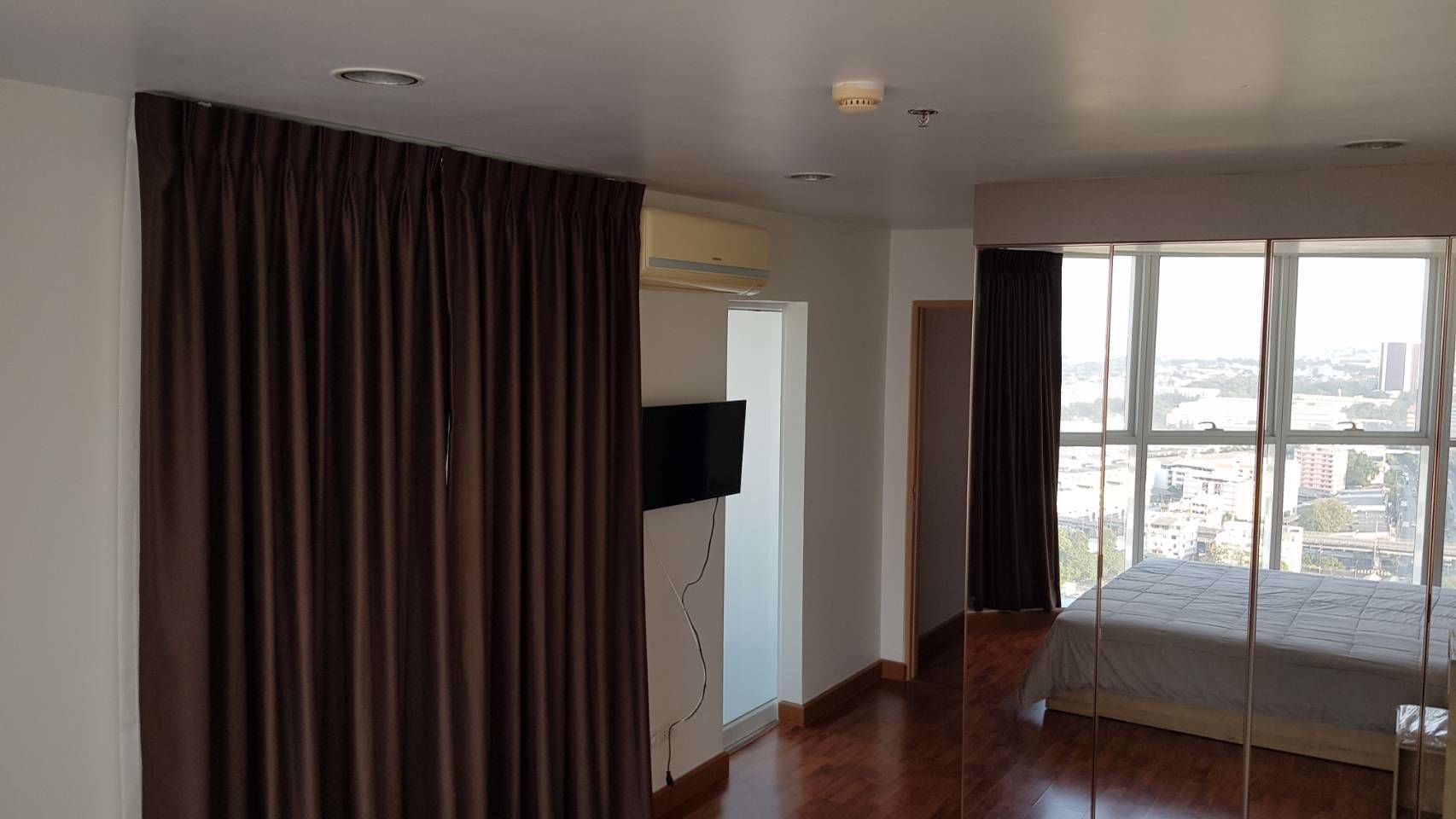 ให้เช่าคอนโดวิวเมือง-มีที่จอดรถส่วนตัว-สังคมน่าอยู่-มีความปลอดภัย-พื้นที่กว้าง90ตรม-2ห้องนอน2ห้องน้ำ