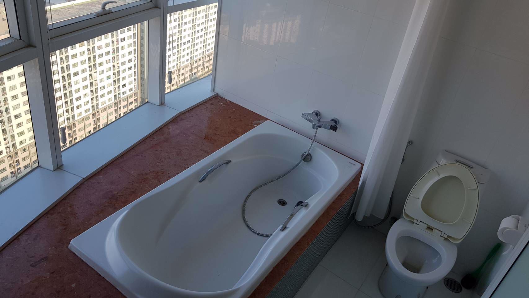 ให้เช่าคอนโดวิวเมือง-มีที่จอดรถส่วนตัว-สังคมน่าอยู่-มีความปลอดภัย-พื้นที่กว้าง90ตรม-2ห้องนอน2ห้องน้ำ