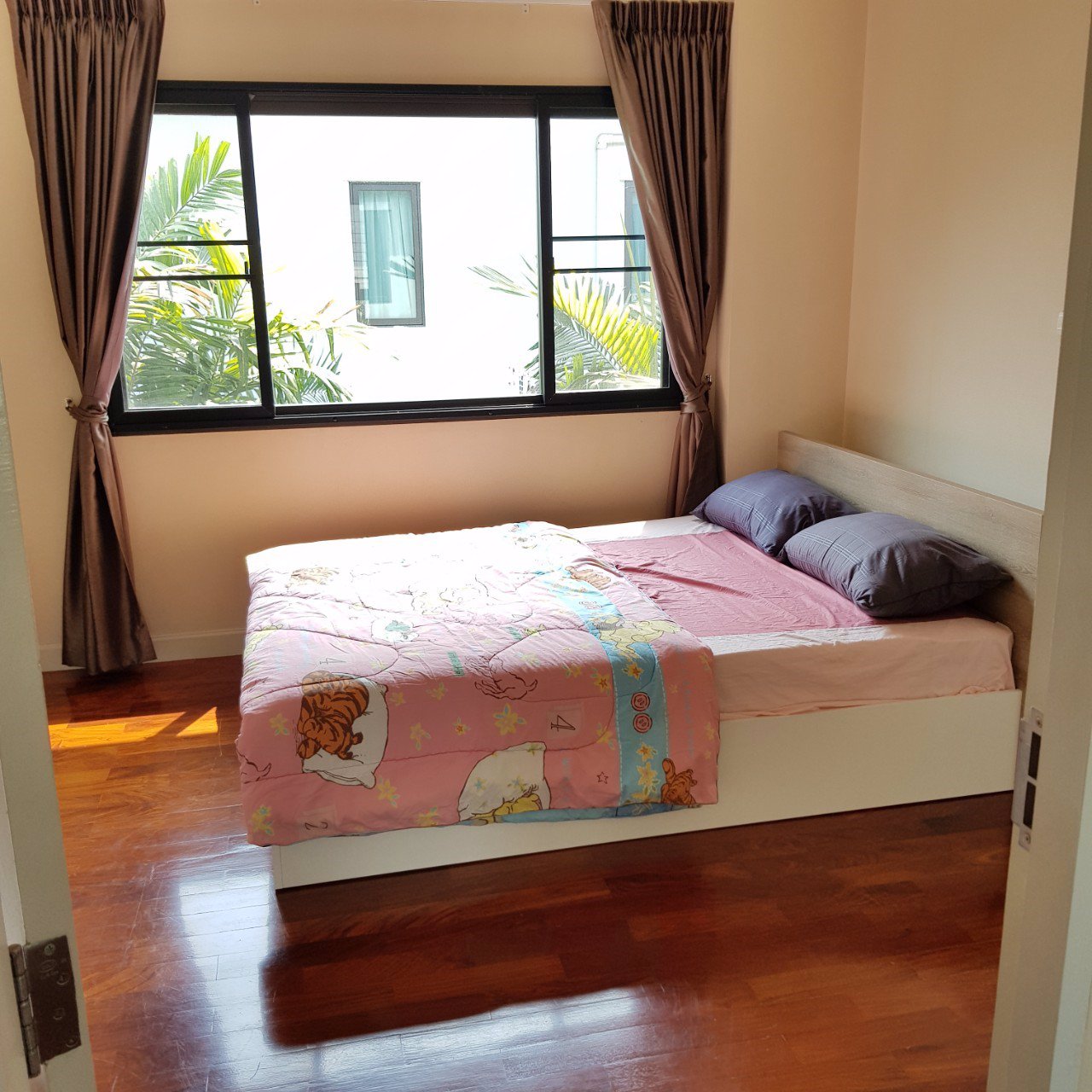 ขายหรือให้เช่า-บ้านเดี่ยว-ไกล้สนามบินสุวรรณภูมิ-โครงการหมู่บ้านพรีเมี่ยม-สังคมดีเยี่ยม