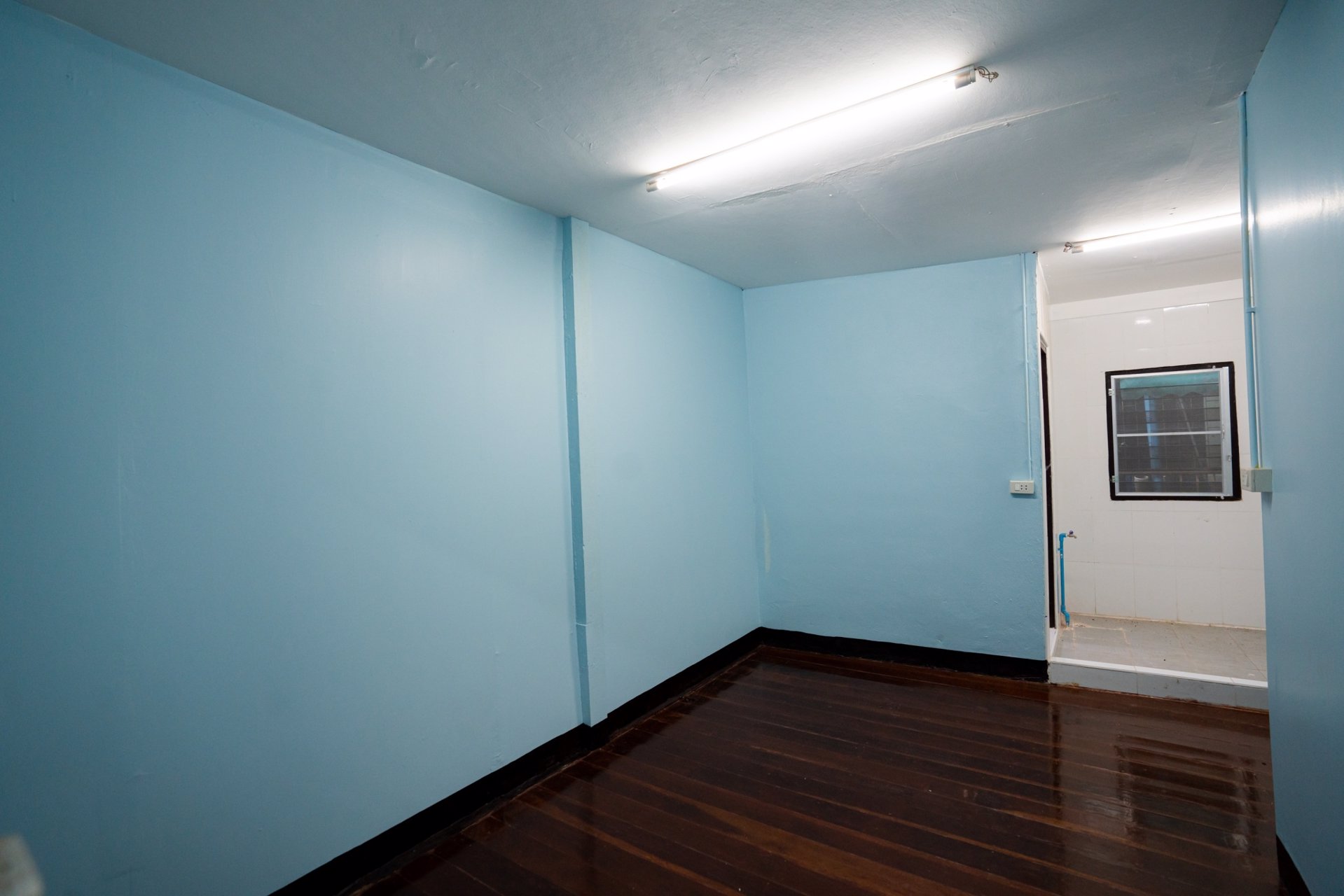 ขายบ้านทาวน์โฮม-2-ชั้น-ติดวงเวียนใหญ่ตกแต่งพร้อมเข้าอยู่เดินทางสะดวก-โทร-085-999-4224