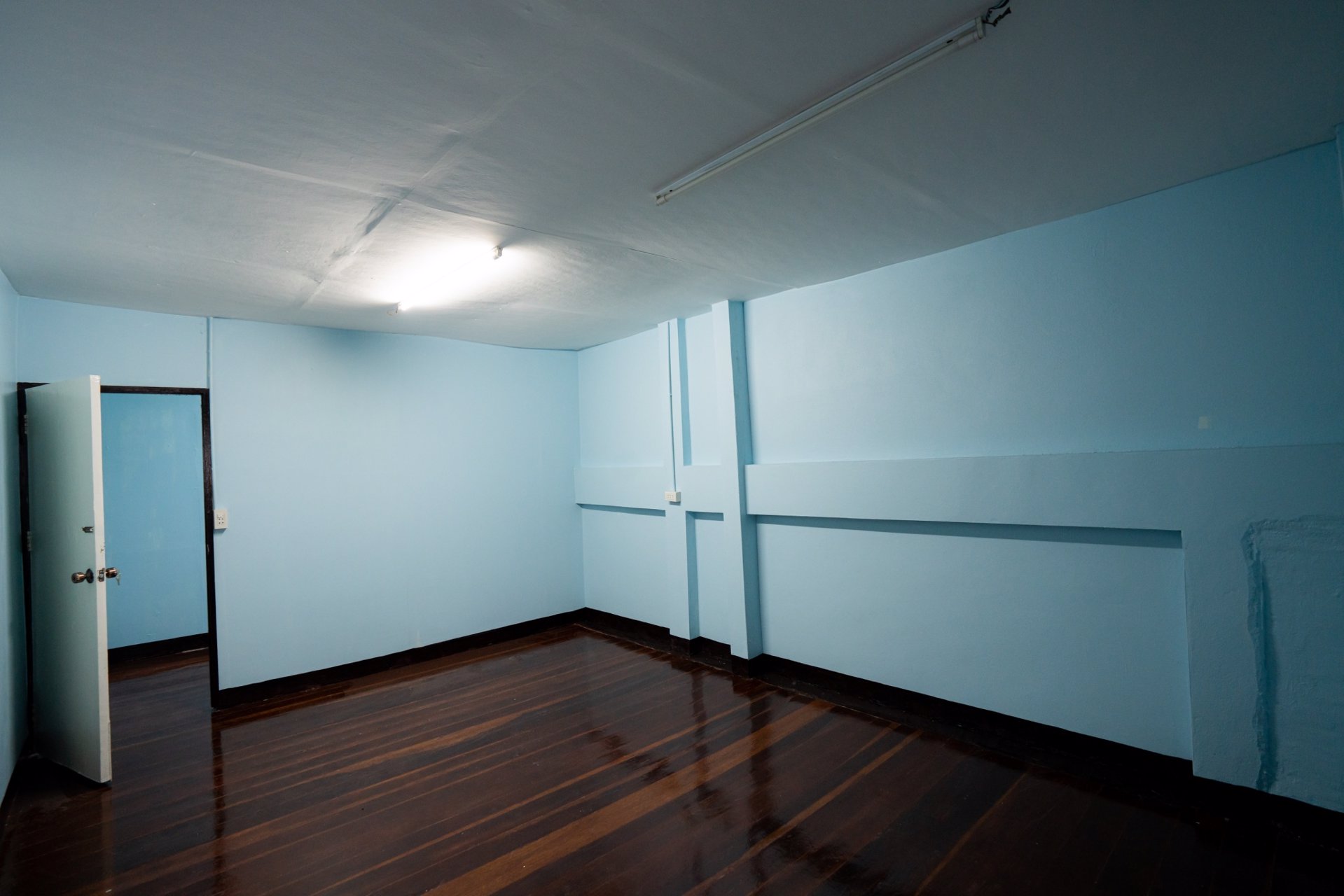 ขายบ้านทาวน์โฮม-2-ชั้น-ติดวงเวียนใหญ่ตกแต่งพร้อมเข้าอยู่เดินทางสะดวก-โทร-085-999-4224