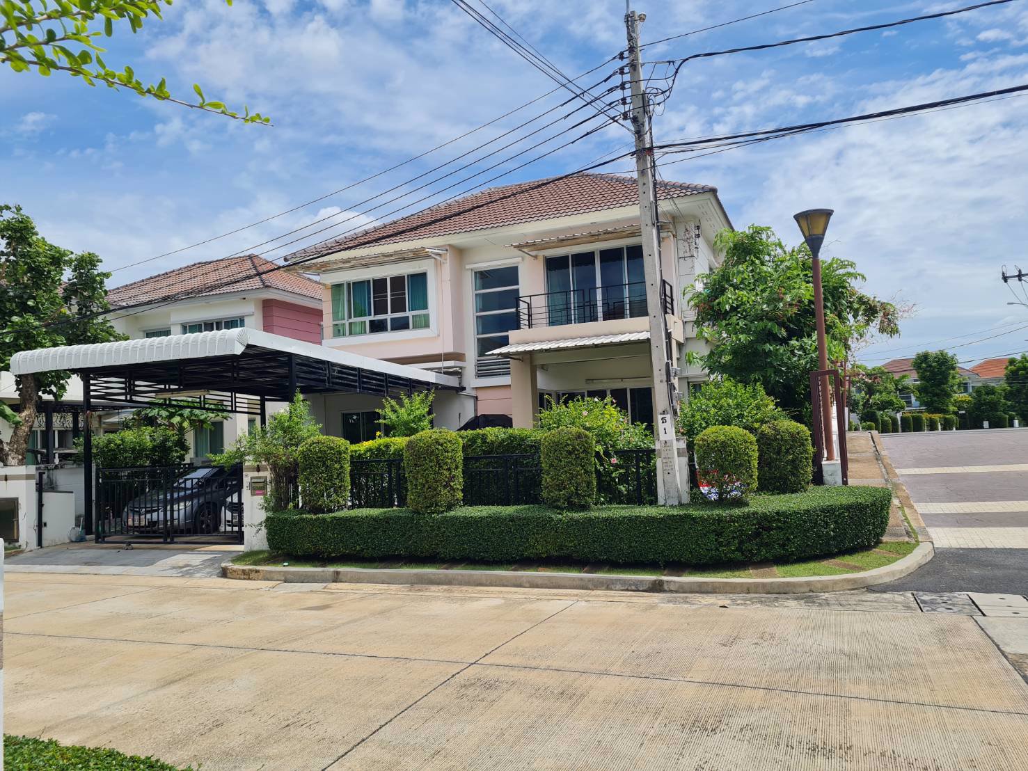 ขายบ้านเดี่ยว-2-ชั้นในหมู่บ้าน-ใกล้-bts-ใกล้-mrt-เพื่อนบ้านดีทั้งซอย-ปลอดภัย-ไม่มีขโมย