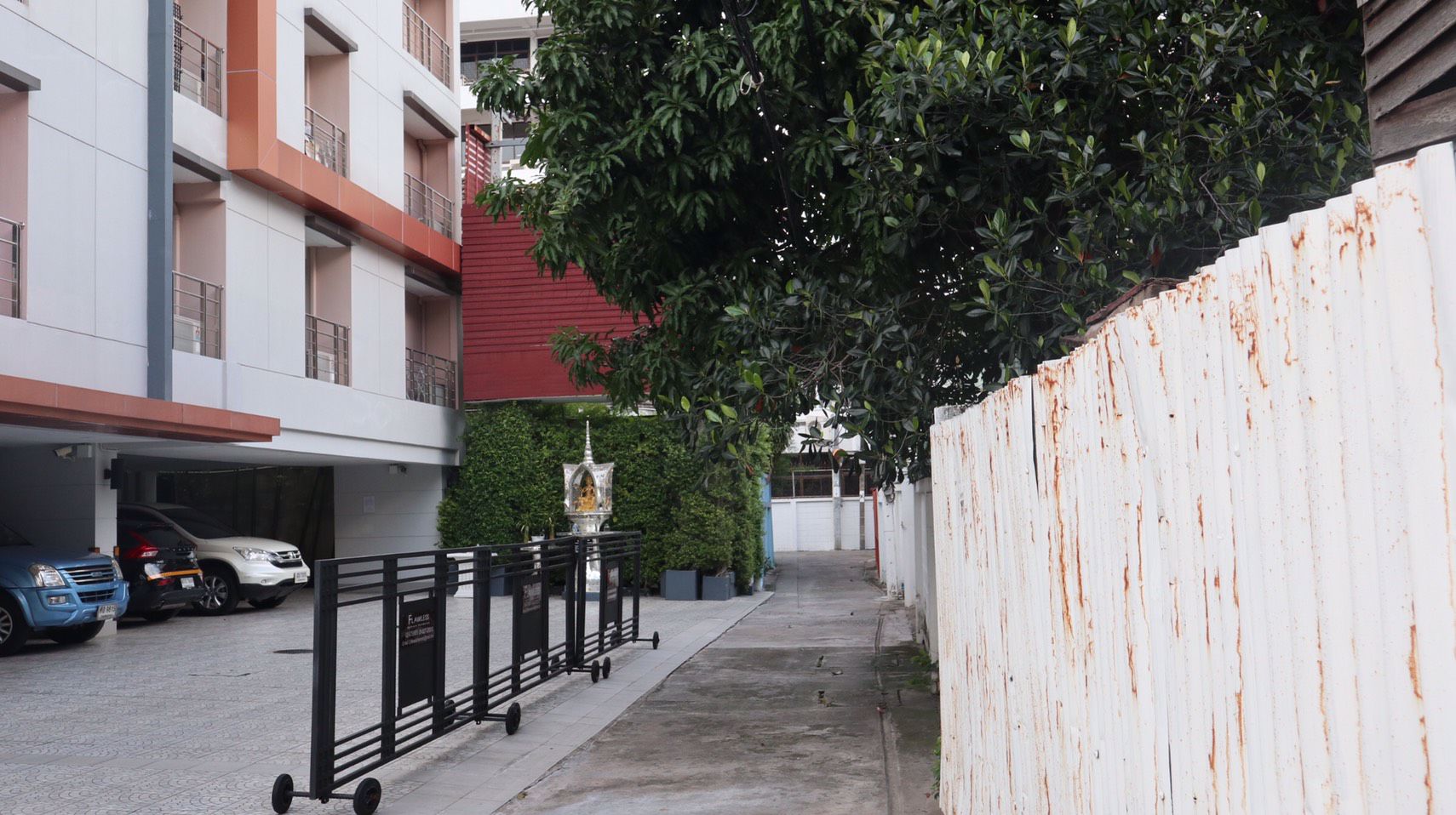 ขายด่วน-ขายขาดทุน-คอนโด-ฟลอเลส-สาทร-เรสซิเดนซ์-ใกล้-bts-สุรศักดิ์-สาทร-กรุงเทพมหานคร