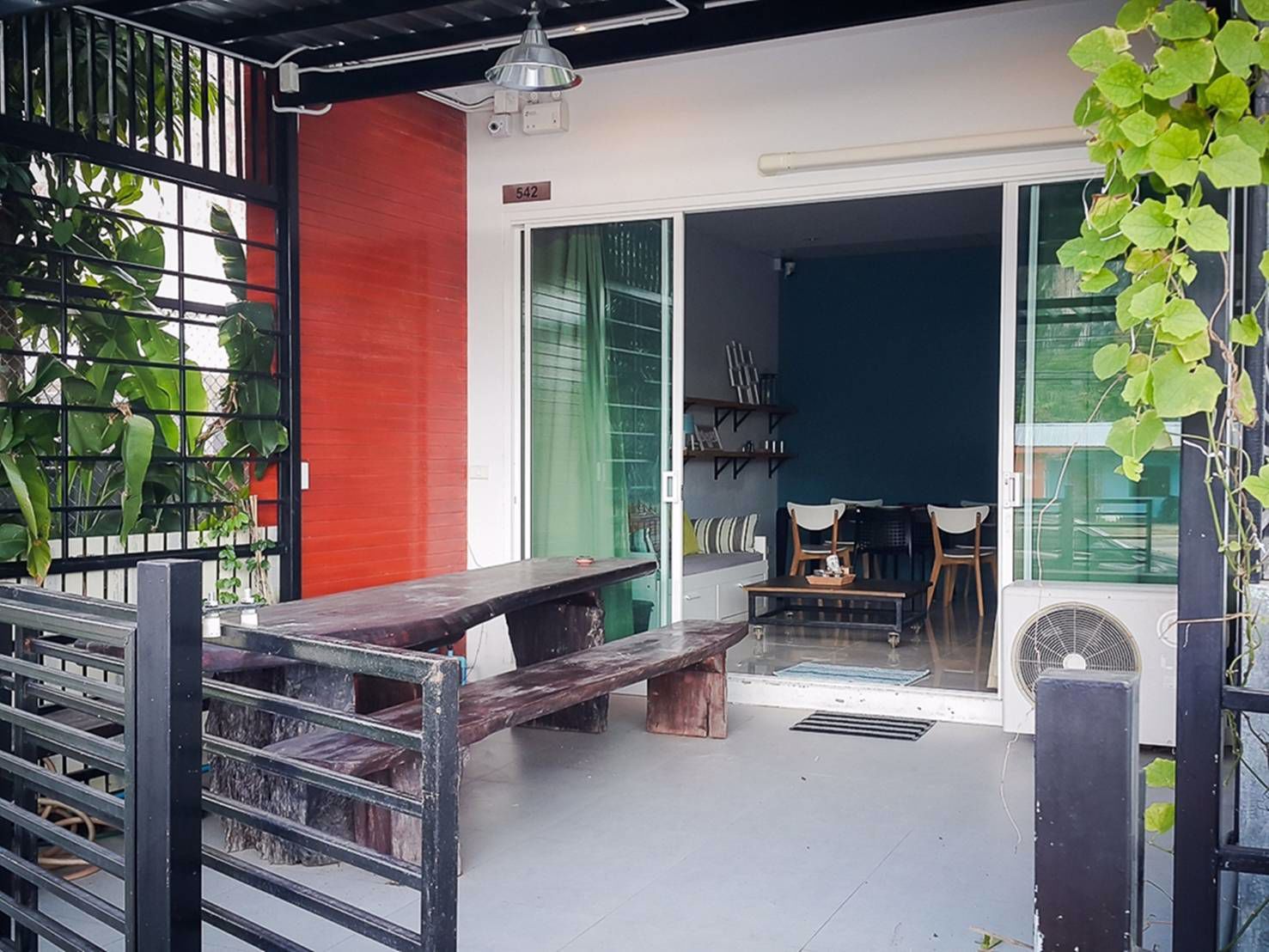 ขายทาวน์โฮม-2-ชั้น-บนถนน-นาไท-อ่าวนาง-เมือง-กระบี่