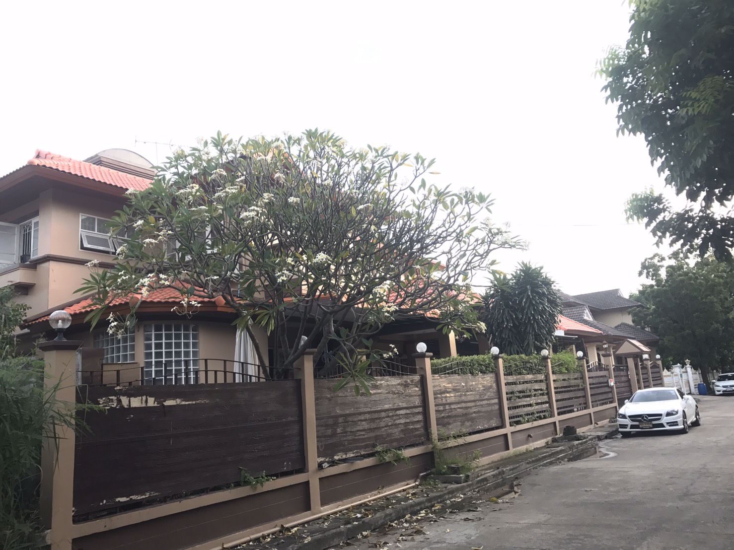 ขายบ้านหรู-พร้อมสระว่ายน้ำ-หมู่บ้าน-perfect-place-เพอร์เฟคเพลส-รามคำแหง-164-เฟส-1