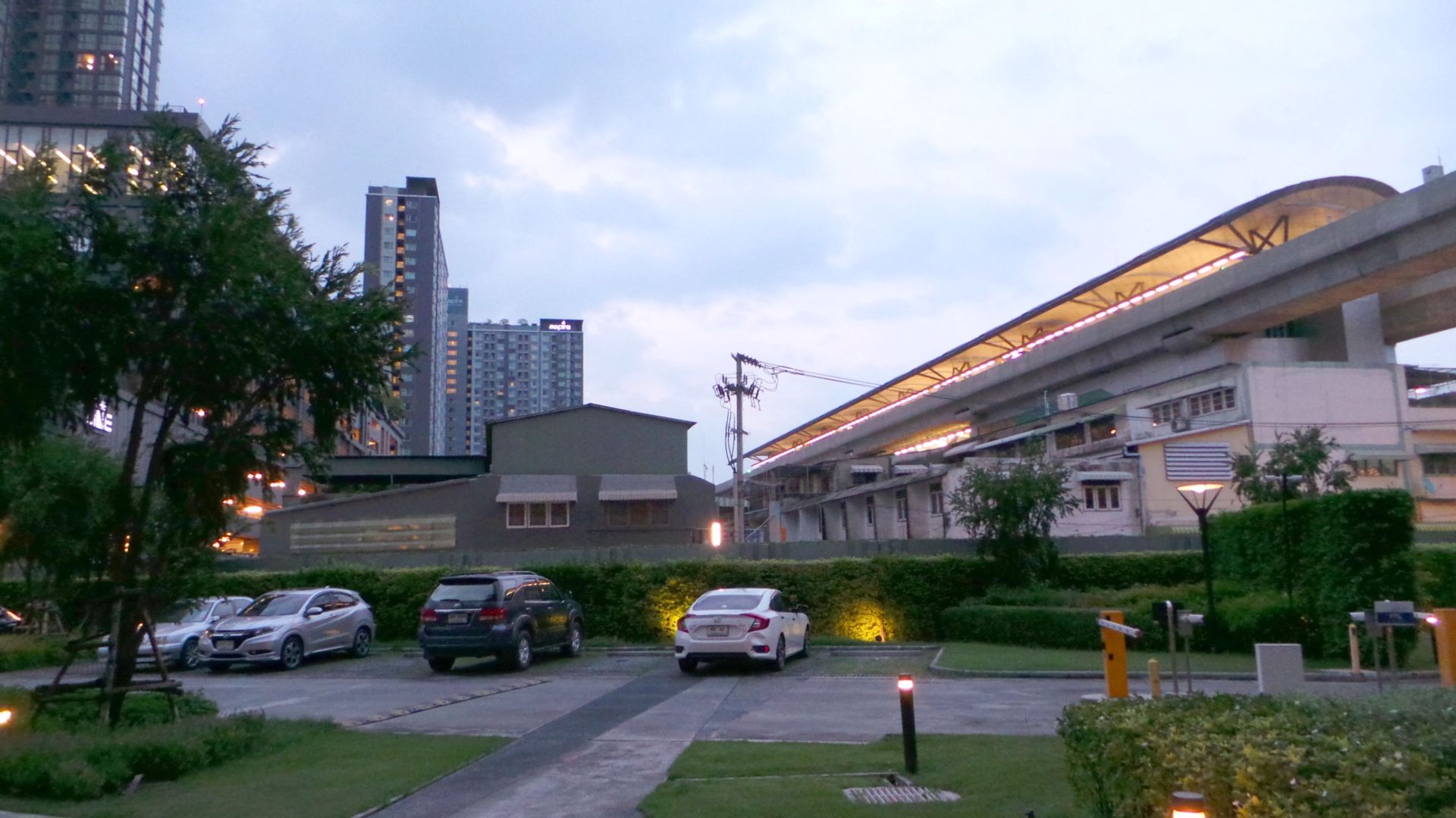 ขายคอนโด-parkland-รัชดา-วงศ์สว่าง-ติดทางขึ้นสถานีรถไฟฟ้าวงศ์สว่าง-สายสีม่วง-บางซื่อ-กรุงเทพฯ