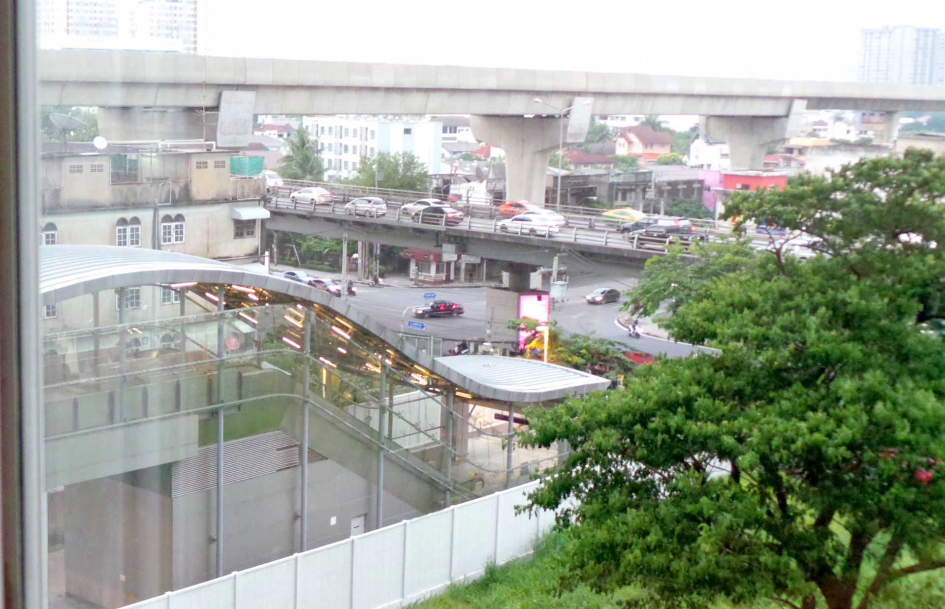 ขายคอนโด-parkland-รัชดา-วงศ์สว่าง-ติดทางขึ้นสถานีรถไฟฟ้าวงศ์สว่าง-สายสีม่วง-บางซื่อ-กรุงเทพฯ