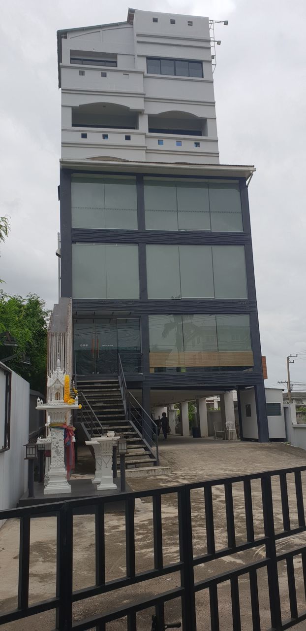 ขาย-อาคารสำนักงาน-7-ชั้น-ติดถนน-เฉลิมพระเกียรติ-ร-9-ประเวศ-กรุงเทพมหานคร