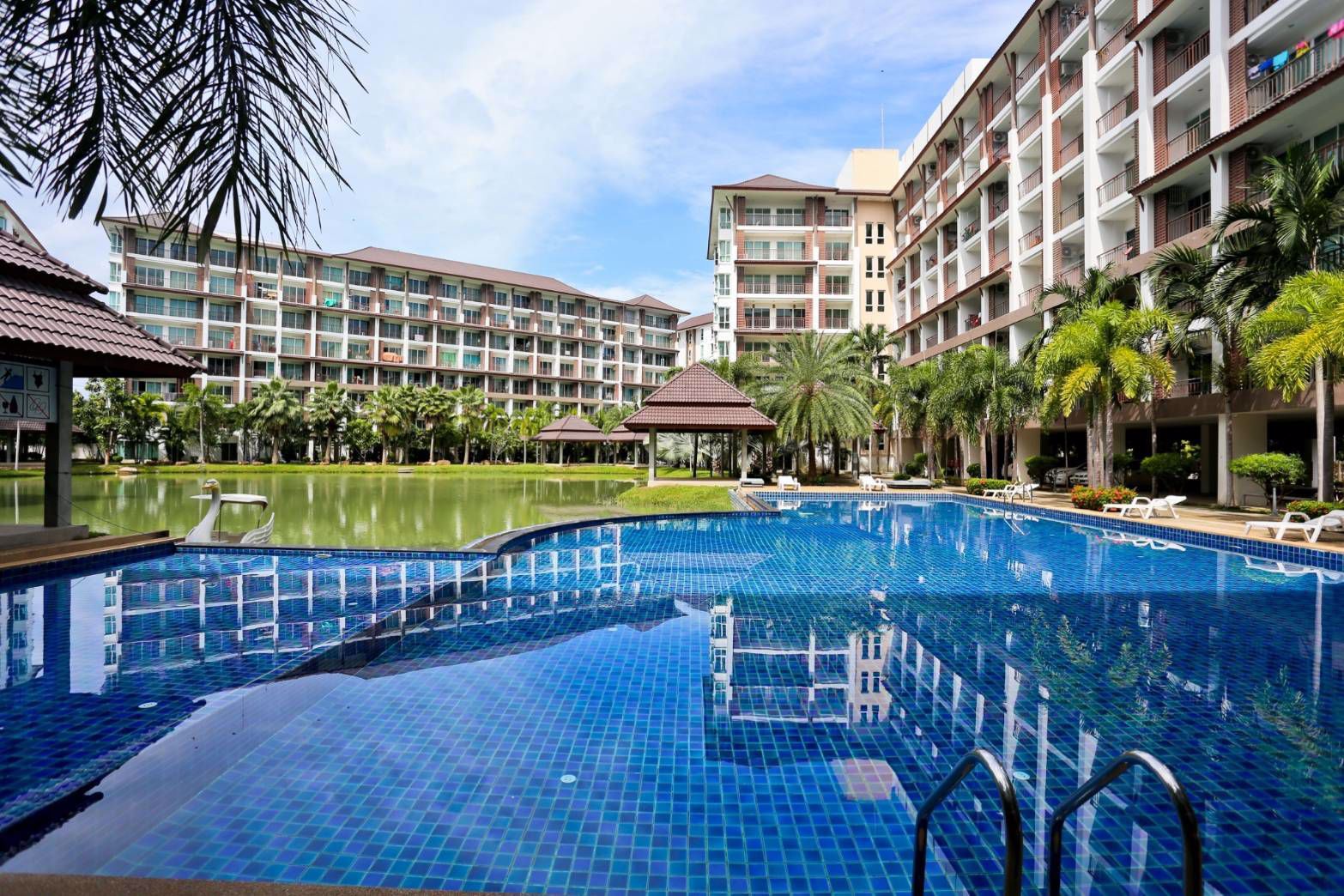 ขายคอนโด-เอดี-บางเสร่-เลคแอนด์-รีสอร์ท-คอนโดหรูพร้อมอยู่-8-ชั้น-สัตหีบ-ชลบุรี