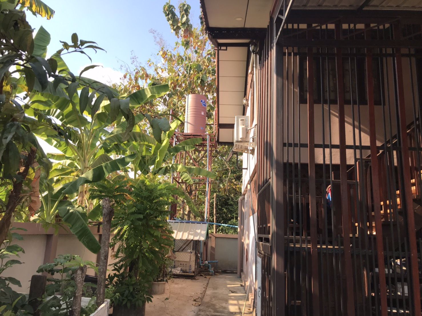 ขายบ้านชั้นเดียว-ยกสูงทรงไทย-อีสาน-แบบบ้านปูนผสมไม้ประดู่ชิงชัน-เมืองหนองคาย