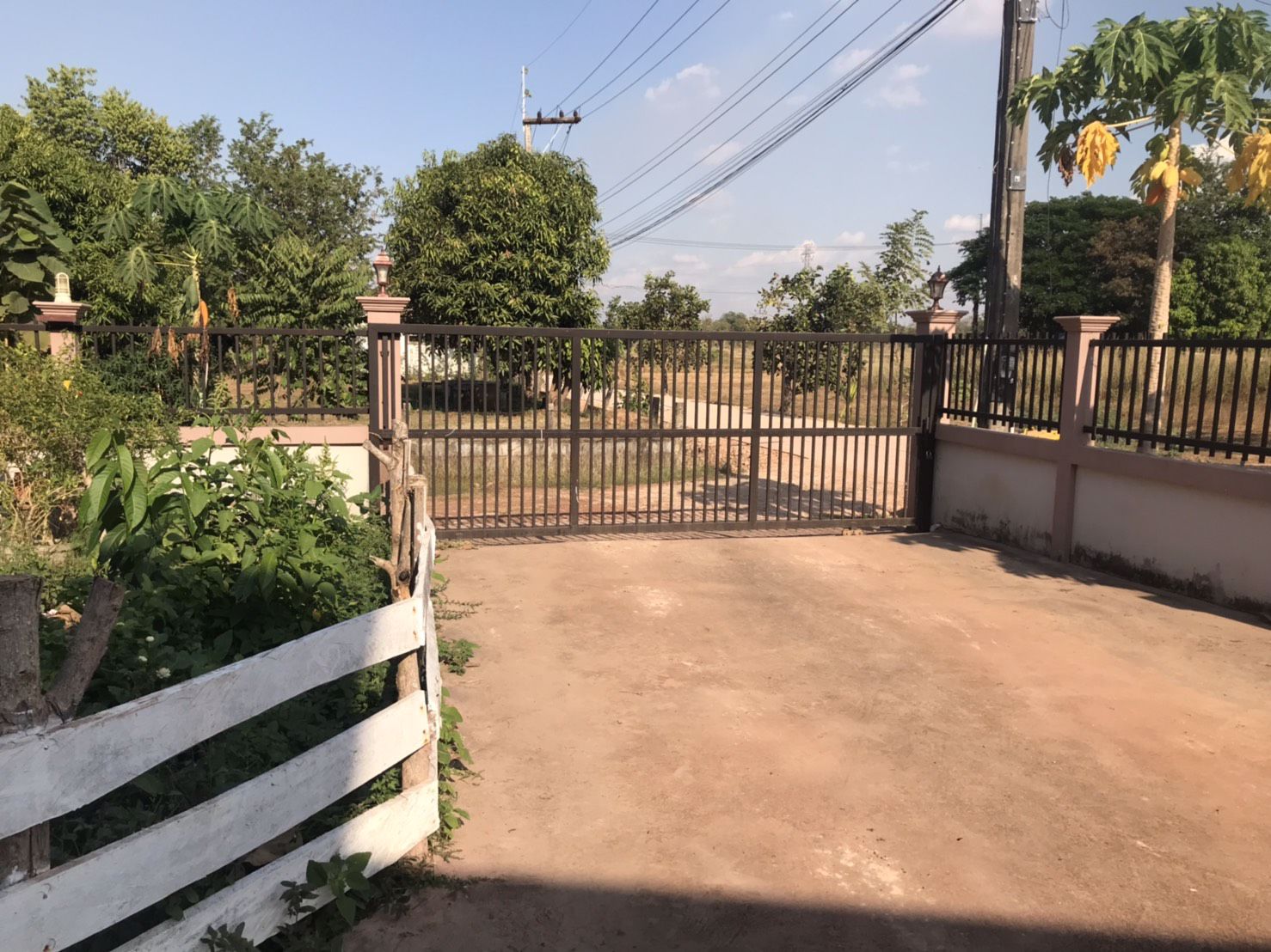 ขายบ้านชั้นเดียว-ยกสูงทรงไทย-อีสาน-แบบบ้านปูนผสมไม้ประดู่ชิงชัน-เมืองหนองคาย