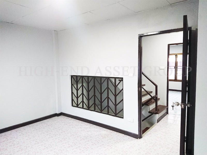 ขาย-ทาวน์เฮ้าส์-หมู่บ้าน-เอกบดี-ดอนเมือง-ช่างอากาศอุทิศ-7-ราคาถูก-สภาพดี