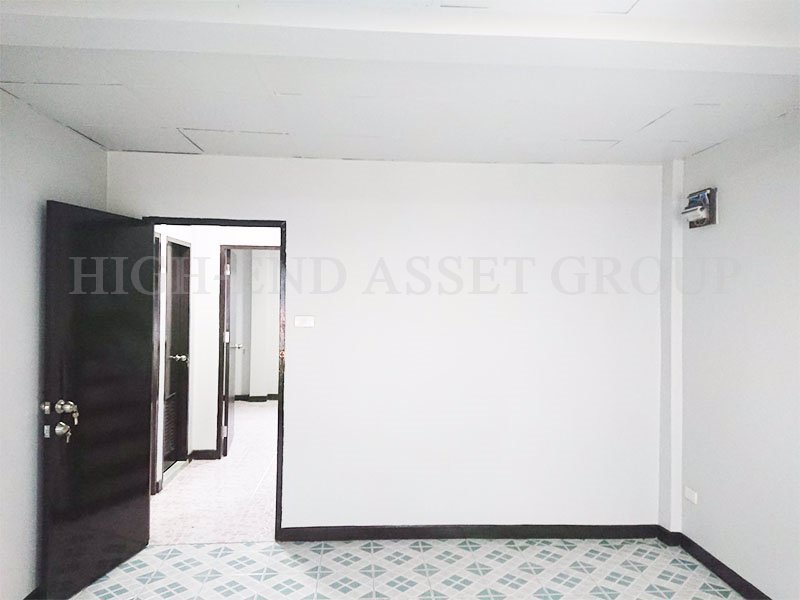 ขาย-ทาวน์เฮ้าส์-หมู่บ้าน-เอกบดี-ดอนเมือง-ช่างอากาศอุทิศ-7-ราคาถูก-สภาพดี