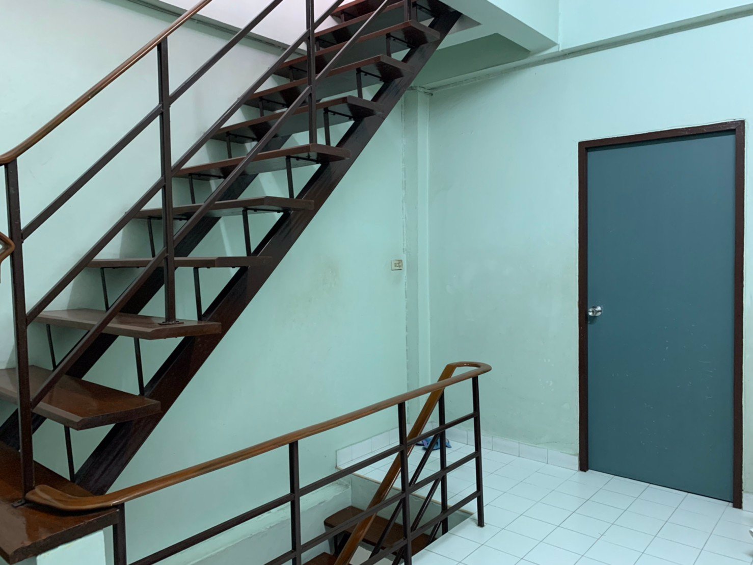 ขายทาวน์โฮม-3-ชั้น-บ้านริม-หมู่บ้านนิลุบล