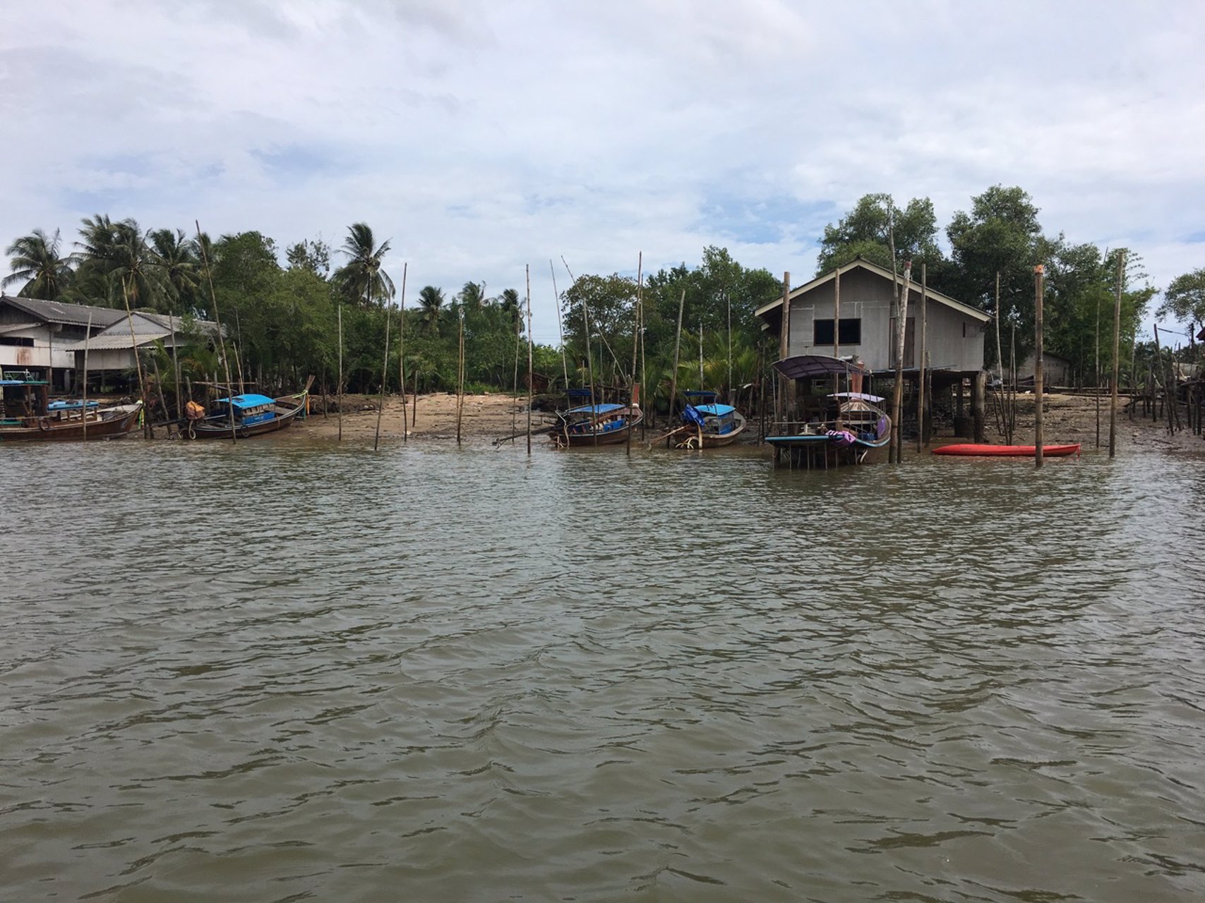 ขายที่ดินเปล่าติดแม่น้ำ-พร้อมโฉนด-เจ้าของขายเอง