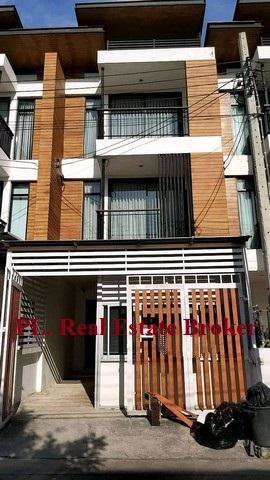 hr-3252-ให้เช่าทาวน์โฮม-3ชั้น-ถนนพัฒนาการ65-ประเวศ-เหมาะทำโฮมออฟฟิศ