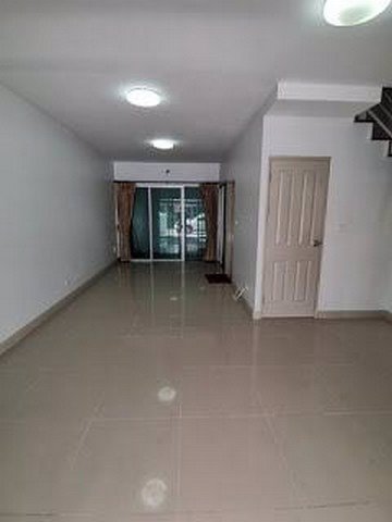 hr-3275-ให้เช่าทาวน์โฮม-2-ชั้น-หมู่บ้านนาราทาวน์-ถนนกาญจนาภิเษก-ประเวศ-ใกล้โรงเรียนคลองปักหลัก