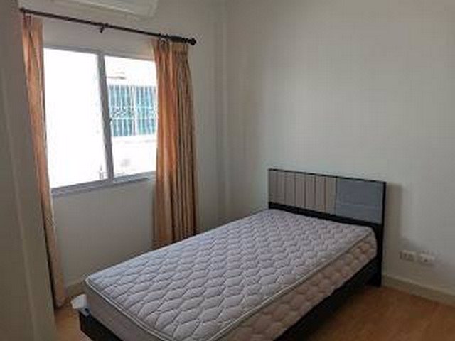 hr-3275-ให้เช่าทาวน์โฮม-2-ชั้น-หมู่บ้านนาราทาวน์-ถนนกาญจนาภิเษก-ประเวศ-ใกล้โรงเรียนคลองปักหลัก