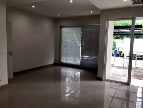 hr-3268-ให้เช่าทาวน์โฮม3-ชั้น-โครงการ-ดี-วัน-อ่อนนุช-ศรีนครินทร์-ใกล้สวนหลวง-ร9