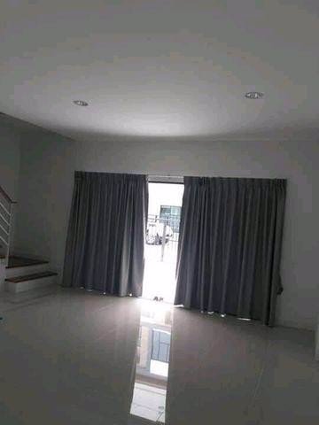 hr-3300-ให้เช่าทาวน์โฮม-3-ชั้น-โครงการทรีโอ-ร่มเกล้า-หลังมุม-ถนนร่มเกล้า-ใกล้สนามบินสุวรรณภูมิ