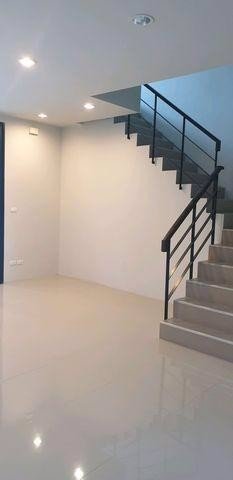 hr-3296-ให้เช่าทาวน์โฮม-3-ชั้น-โครงการเวร่า-บิสเน็ท-ร่มเกล้า-สุวรรณภูมิ-ใกล้สนามบินสุวรรณภูมิ