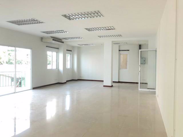 br-885-ให้เช่าพื้นที่สำนักงานขนาด-100ตารางเมตร-ใกล้bts-ช่องนนทรี-ถนนนราธิวาสราชนครินทร์