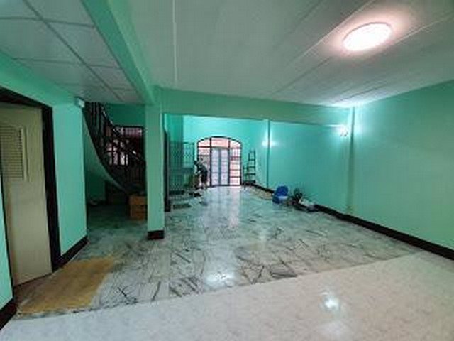 hr-3421-ให้เช่าทาวน์โฮม-3ชั้น-ถนนพระราม-9-ห้วยขวาง-สี่แยกพระราม9