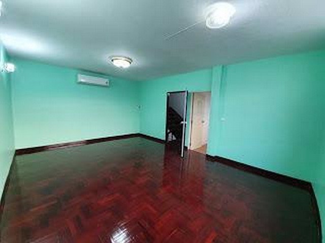 hr-3421-ให้เช่าทาวน์โฮม-3ชั้น-ถนนพระราม-9-ห้วยขวาง-สี่แยกพระราม9