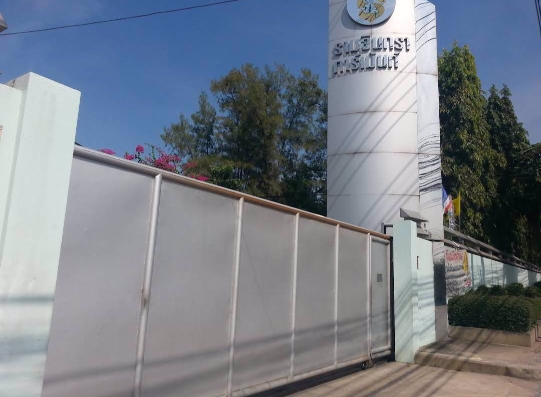 พื้นที่ว่างให้เช่า-อาคาร-2-ชั้น-เนื้อที่-4-ไร่